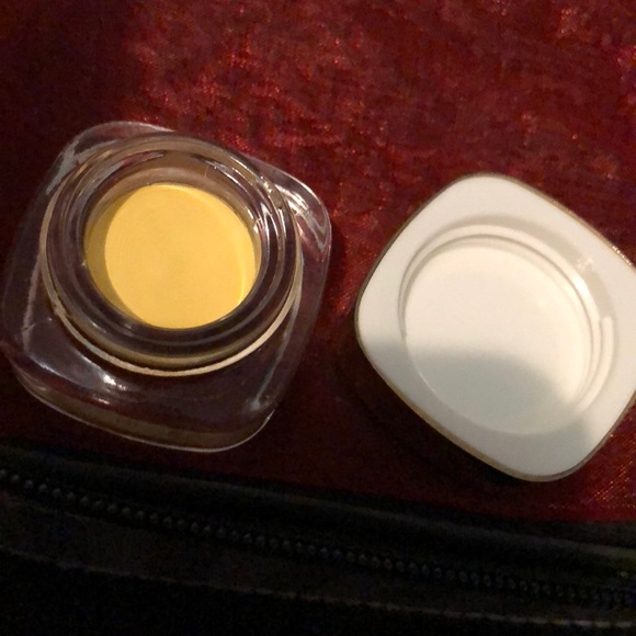 ‼️✂️PRICE CUT✂️‼️Dolce & Gabbana eye color lemon - Picture 4 of 4